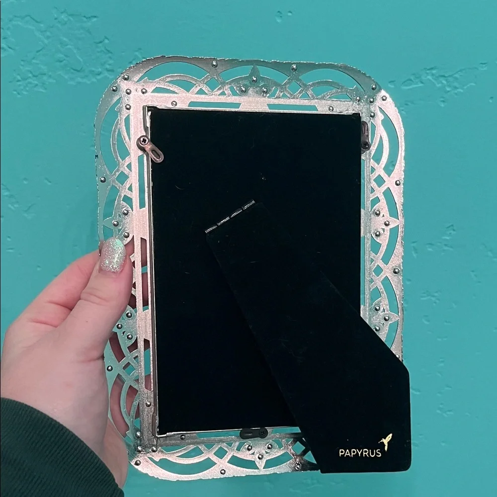 Papyrus Elegant Silver Photo Frame 4 x6 - Picture 2 of 2